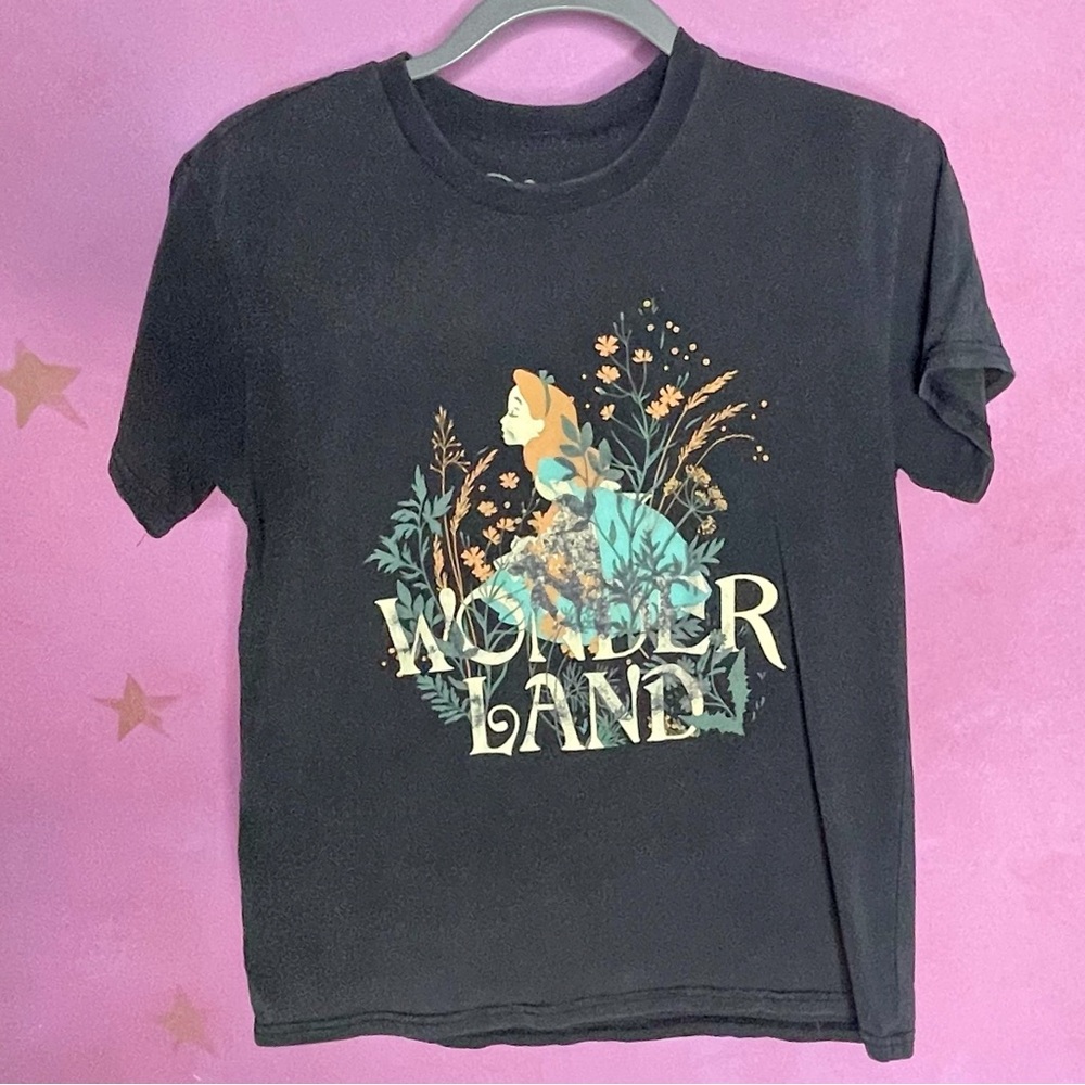 Wonder Land Alice In Wonderland T-Shirt Black Graphic Women’s Small